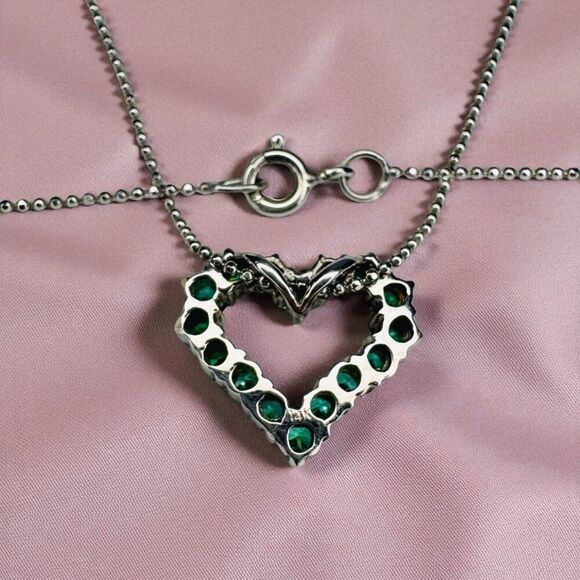 Natural Emerald Necklace in 14K White Gold - 15" VINTAGE Open Heart Pendant 3.4g - Picture 5 of 16